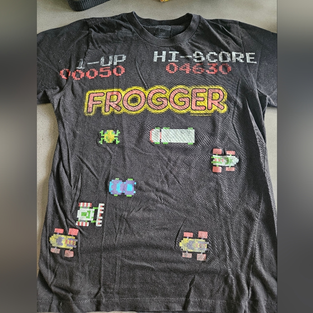 Retro Frogger shirt Sz S